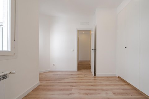 2 dormitorios Apartment en Madrid, Spain No. 26609 5