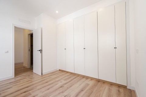 2 dormitorios Apartment en Madrid, Spain No. 26609 4