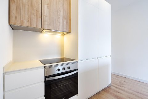 2 dormitorios Apartment en Madrid, Spain No. 26609 15