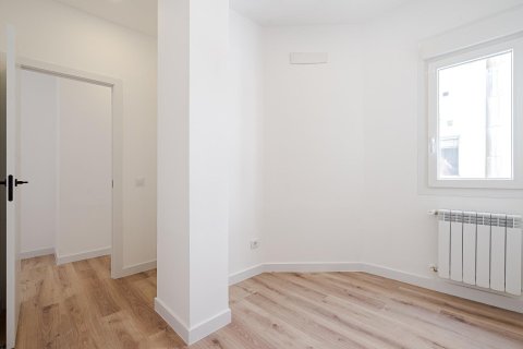 2 dormitorios Apartment en Madrid, Spain No. 26609 21