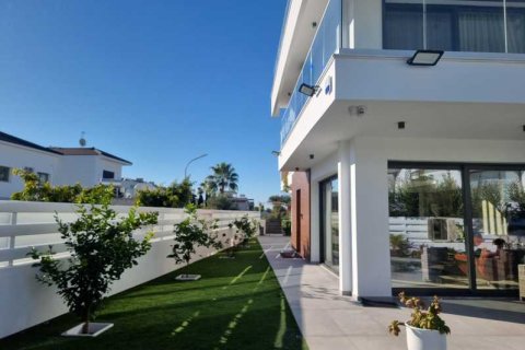 5 dormitorios House en Larnaca, Cyprus No. 72812 4