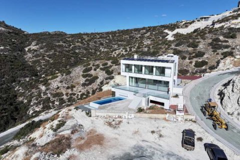 8 bedrooms Villa in Agios Tychonas, Cyprus No. 31571 9