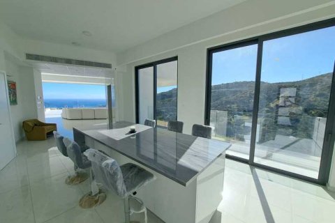 8 bedrooms Villa in Agios Tychonas, Cyprus No. 31571 3