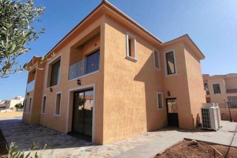 4 bedrooms Villa in Paphos, Cyprus No. 39524 14