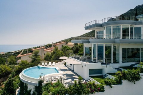 6 bedrooms Villa in Markopoulo Mesogaias, Greece No. 56859 3