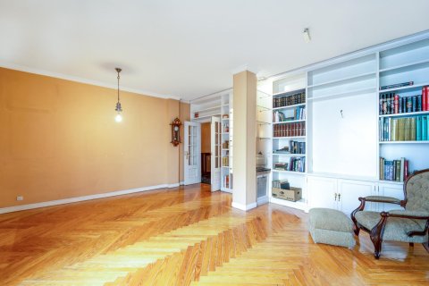 4 bedrooms Apartment in Madrid, Spain No. 26696 7