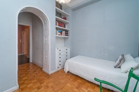 4 bedrooms Apartment in Madrid, Spain No. 26696 23