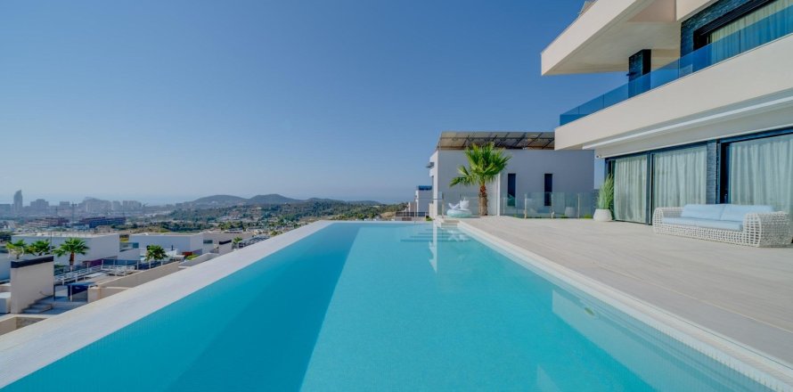 4 bedrooms Villa in Finestrat, Spain No. 26744