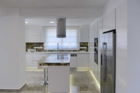 5 bedrooms House in Agios Tychonas, Cyprus No. 77313 9
