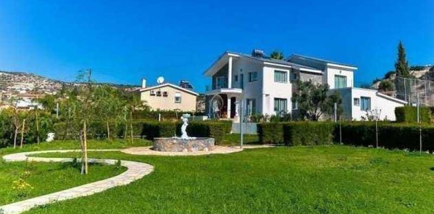 5 bedrooms House in Agios Tychonas, Cyprus No. 77313
