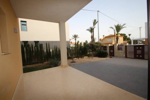 5 dormitorios Villa en Cabo Roig, Spain No. 27704 25