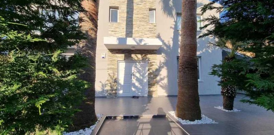 4 bedrooms Villa in Germasogeia, Cyprus No. 28888