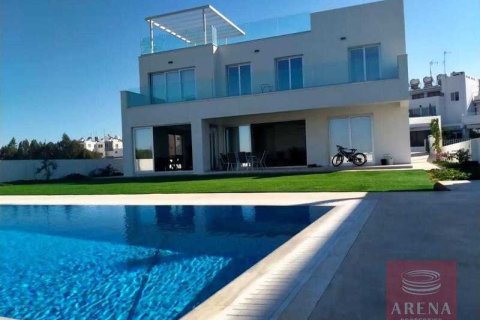 4 bedrooms Villa in Paralimni, Cyprus No. 28938 1