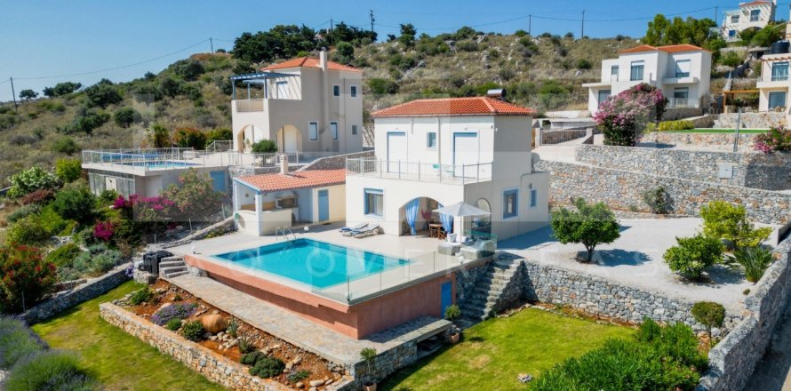 3 bedrooms Villa in Crete, Greece No. 24400