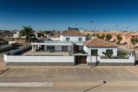 5 bedrooms Villa in San Pedro del Pinatar, Spain No. 27556 2