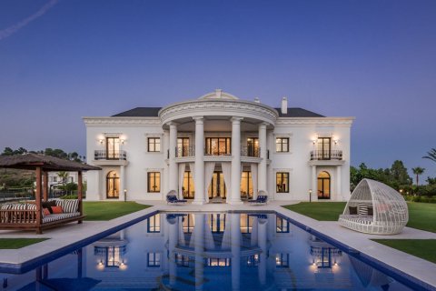 7 bedrooms Villa in Marbella, Spain No. 27561 8