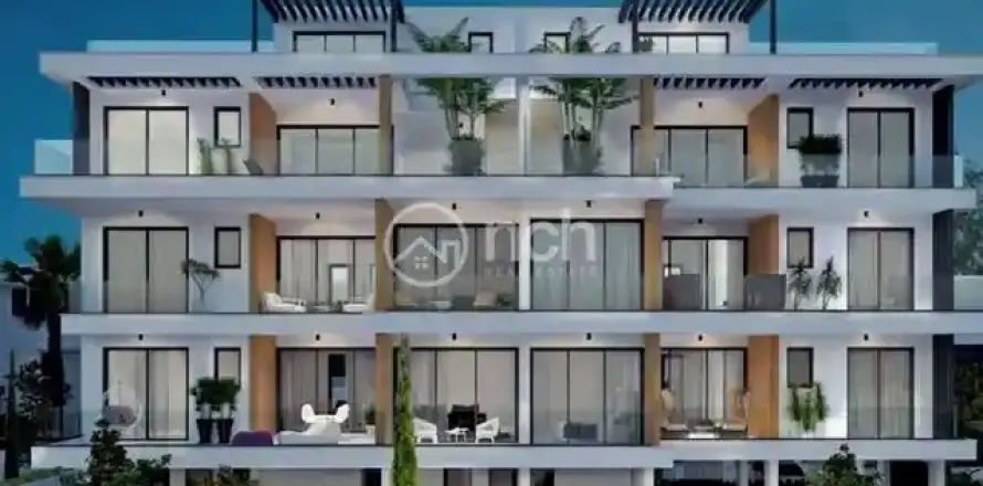 4 bedrooms Penthouse in Limassol, Cyprus No. 32633