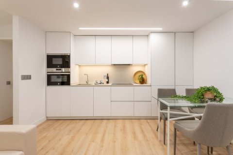 2 dormitorios Apartment en Madrid, Spain No. 26462 5