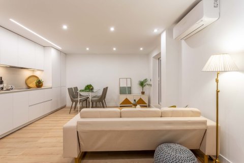 2 dormitorios Apartment en Madrid, Spain No. 26462 7