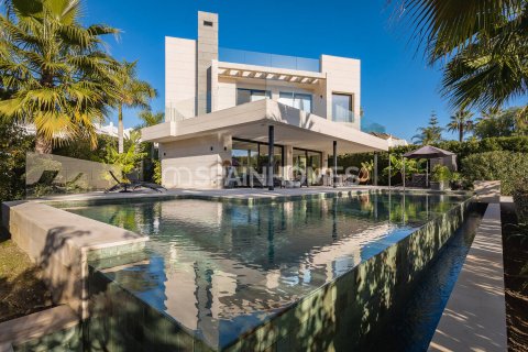 7 bedrooms Villa in Marbella, Spain No. 26397 1