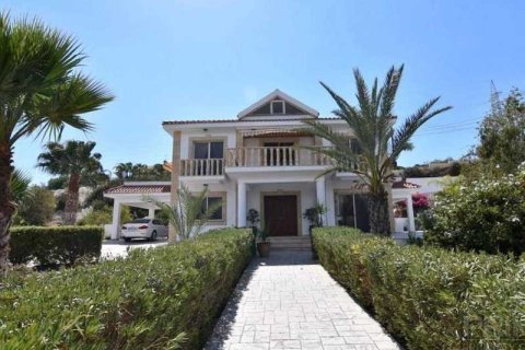 4 bedrooms Villa in Pyrgos, Cyprus No. 63471 1