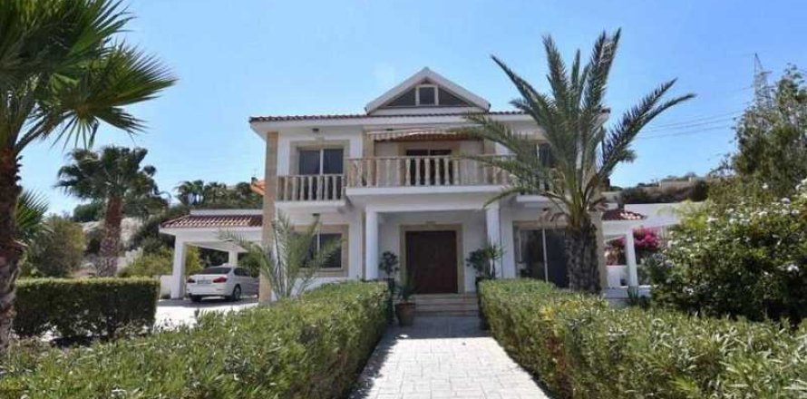 4 bedrooms Villa in Pyrgos, Cyprus No. 63471