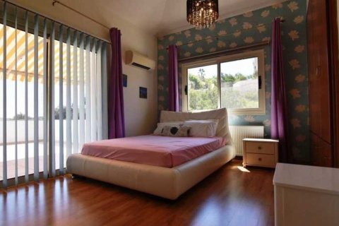 4 bedrooms Villa in Pyrgos, Cyprus No. 63471 8