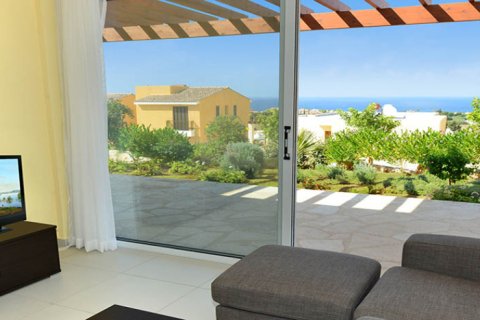 3 rooms Villa in Paphos, Cyprus No. 48202 6