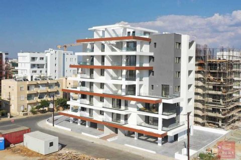 4 bedrooms Apartment in Larnaca, Cyprus No. 34096 1