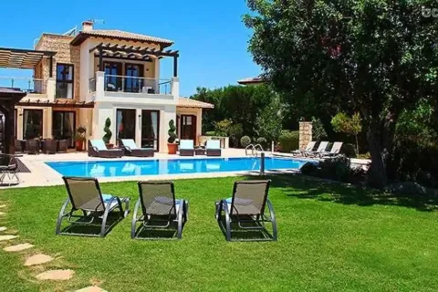 4 bedrooms House in Paphos, Cyprus No. 31259 1