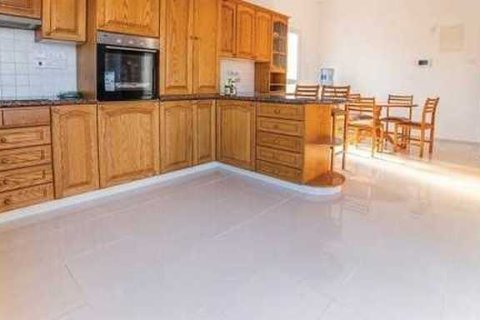 4 bedrooms House in Mesa Geitonia, Cyprus No. 39673 5