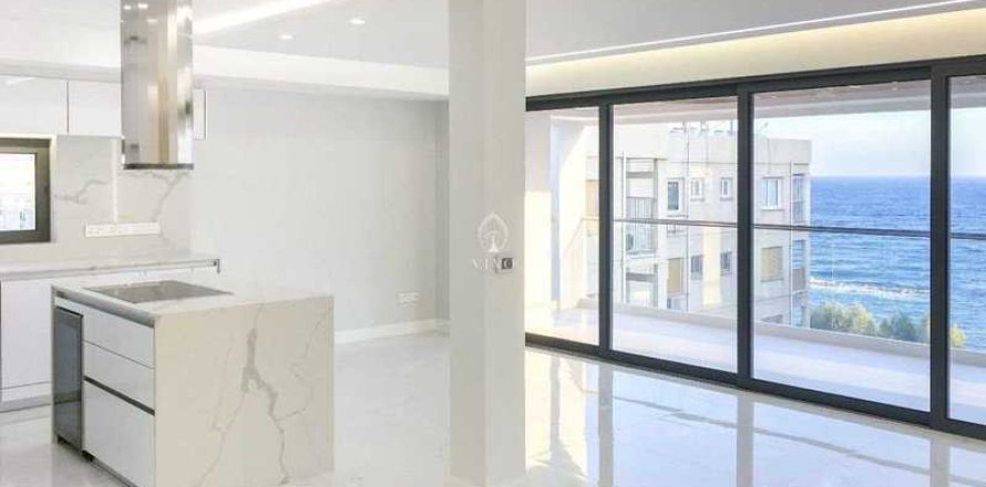 3 bedrooms Apartment in Germasogeia, Cyprus No. 77762