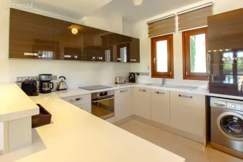 3 bedrooms House in Paphos, Cyprus No. 39876 6