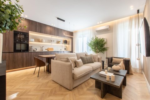 3 dormitorios Apartment en Madrid, Spain No. 26869 1