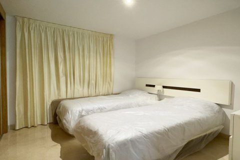 3 dormitorios Apartment en Cortes (San Pedro De Alcantara), Spain No. 27356 14