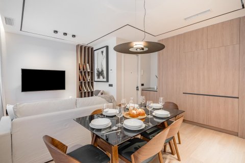 2 bedrooms Apartment in Madrid, Spain No. 26870 3