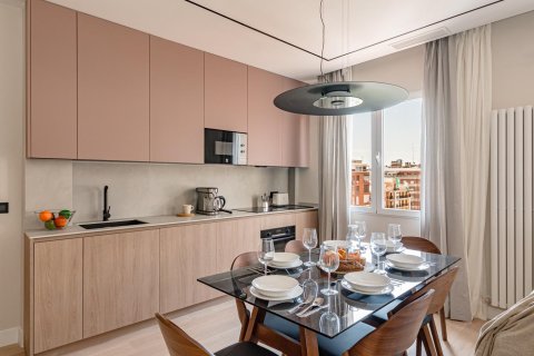 2 dormitorios Apartment en Madrid, Spain No. 26870 6