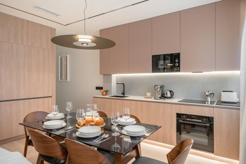 2 dormitorios Apartment en Madrid, Spain No. 26870 4