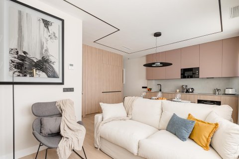 2 dormitorios Apartment en Madrid, Spain No. 26870 1