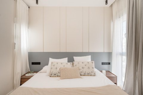 2 dormitorios Apartment en Madrid, Spain No. 26870 8