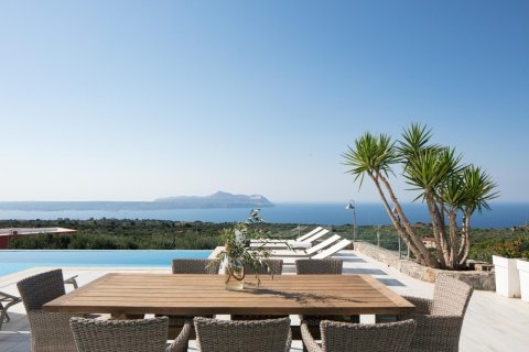 3 bedrooms Villa in Chania, Greece No. 23844 3