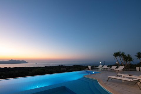 3 bedrooms Villa in Chania, Greece No. 23844 30