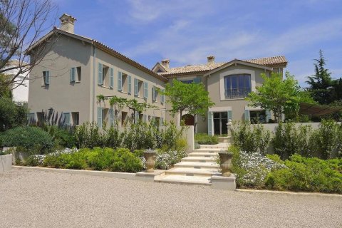 6 bedrooms Villa in Antibes, France No. 67323 2