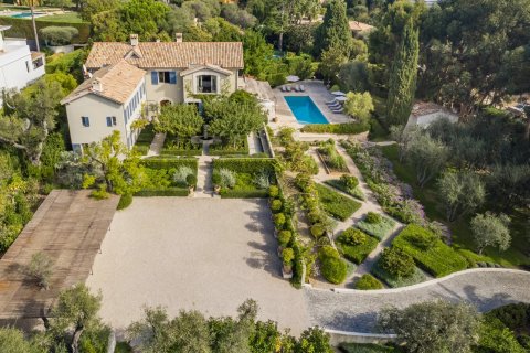 6 bedrooms Villa in Antibes, France No. 67323 4