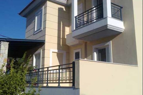 4 bedrooms Maisonette in Megara, Greece No. 60279 3