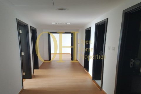 3 dormitorios Apartment en Al Reef, UAE No. 8653 6