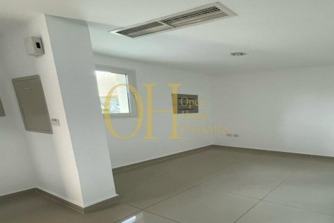 2 bedrooms Townhouse in Al Reef, UAE No. 9194 2