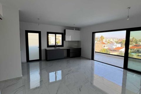 2 bedrooms Penthouse in Limassol, Cyprus No. 74905 6