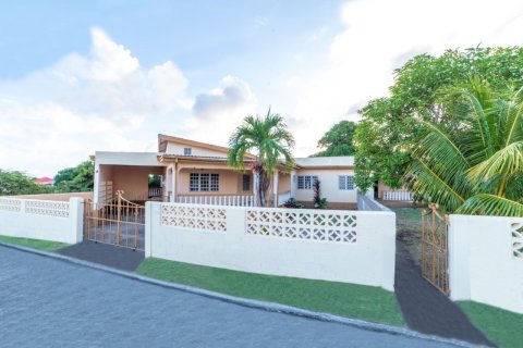 3 dormitorios Villa en Basseterre, Saint Kitts and Nevis No. 61423 1