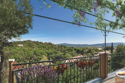 1 bedroom Apartment in Grimaud, France No. 71827 3